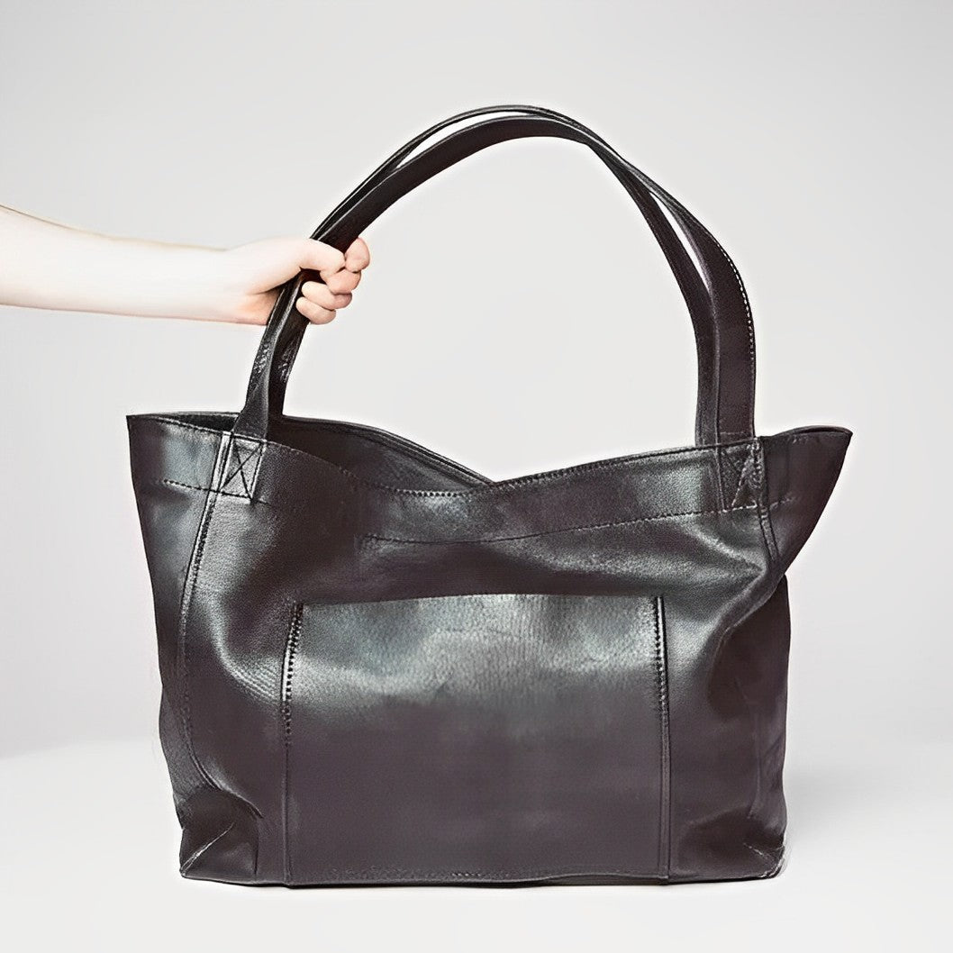 Brynfrid | Classic handbag with generous space