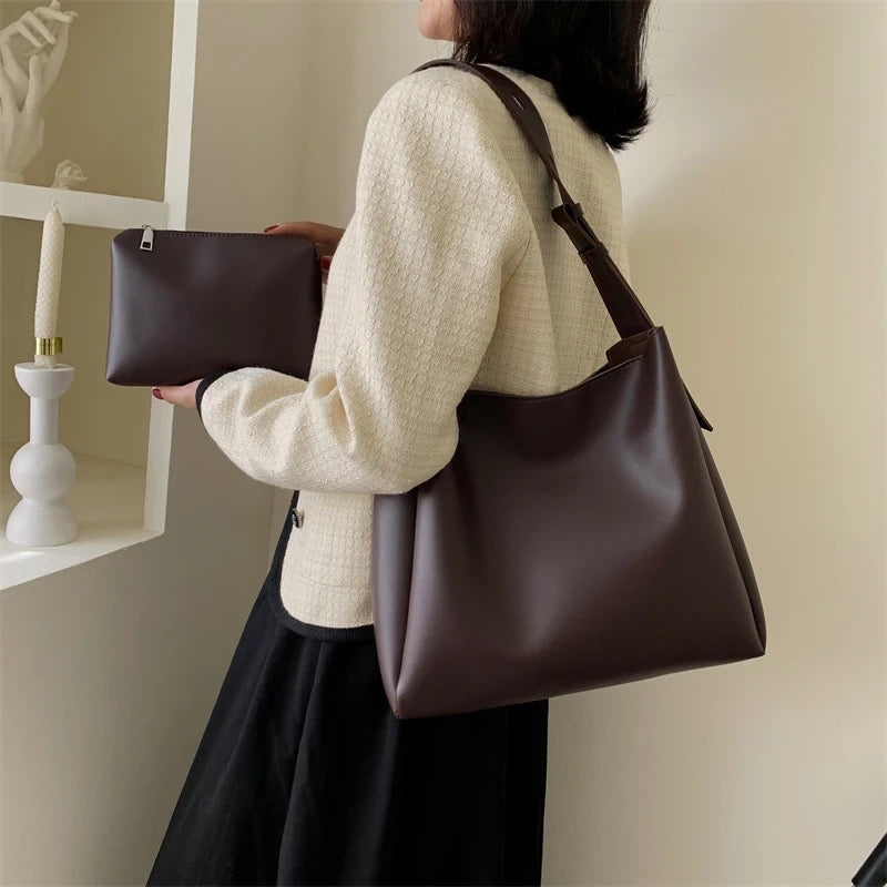 Asløg | Minimalist shoulder bag in a modern cut