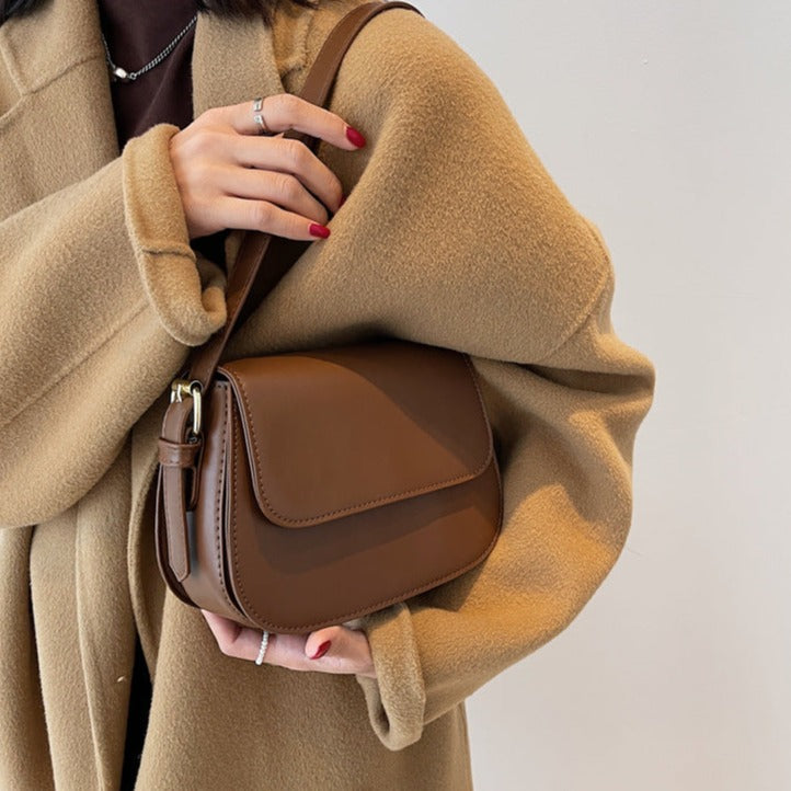 Eldborg | Elegant shoulder bag in a muted nude tone