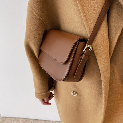 Eldborg | Elegant shoulder bag in a muted nude tone