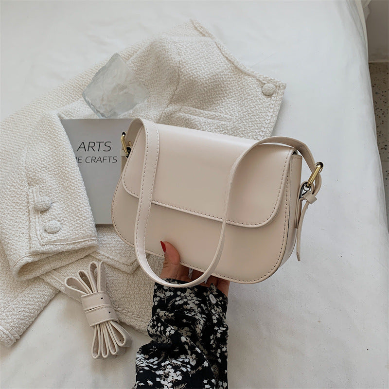 Eldborg | Elegant shoulder bag in a muted nude tone