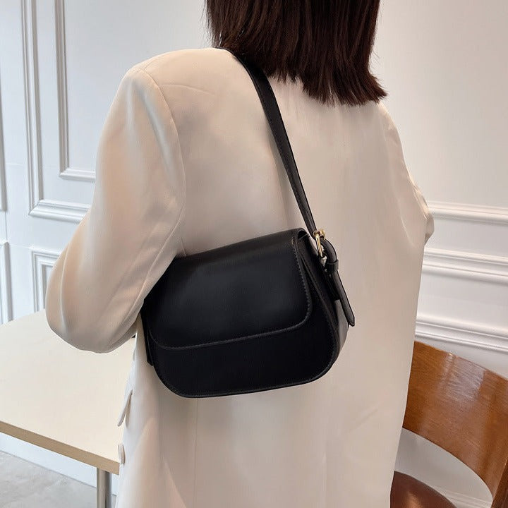 Eldborg | Elegant shoulder bag in a muted nude tone