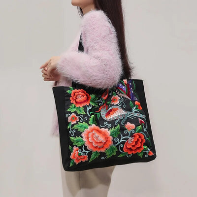 Ingleiv | Embroidered carrier net with artistic expression