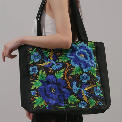 Ingleiv | Embroidered carrier net with artistic expression