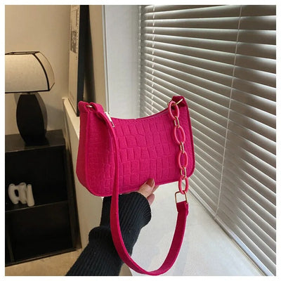 Magnella | Elegant shoulder bag in a crocheted design