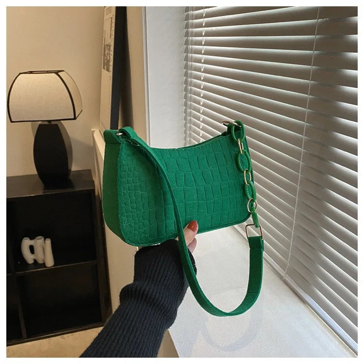 Magnella | Elegant shoulder bag in a crocheted design