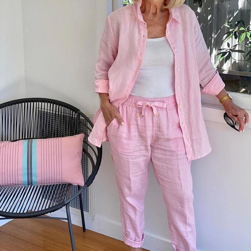 Women's set with long-sleeved shirt and hose from wool and leather