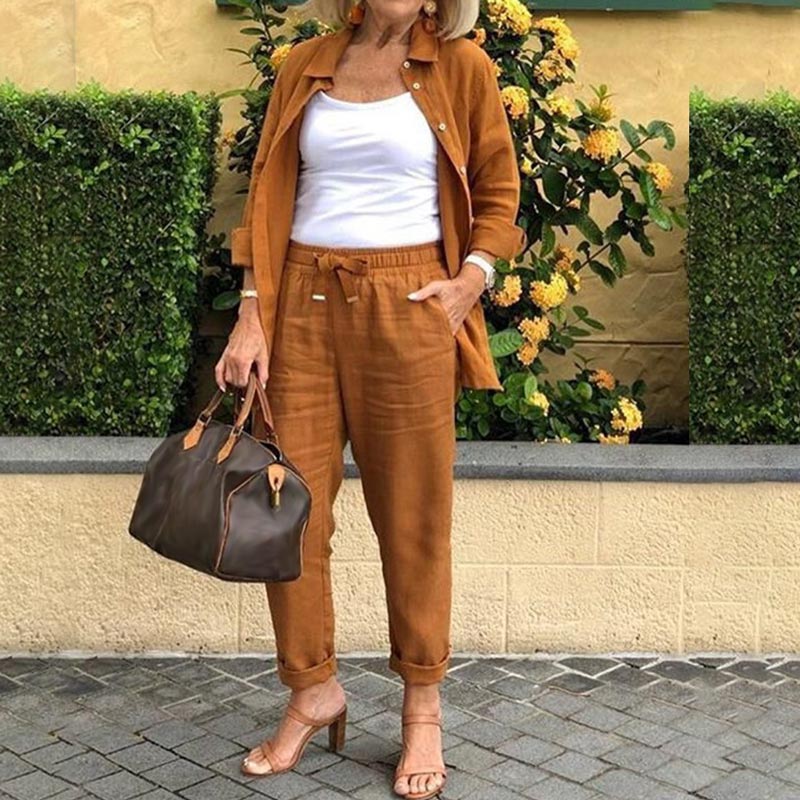 Women's set with long-sleeved shirt and hose from wool and leather
