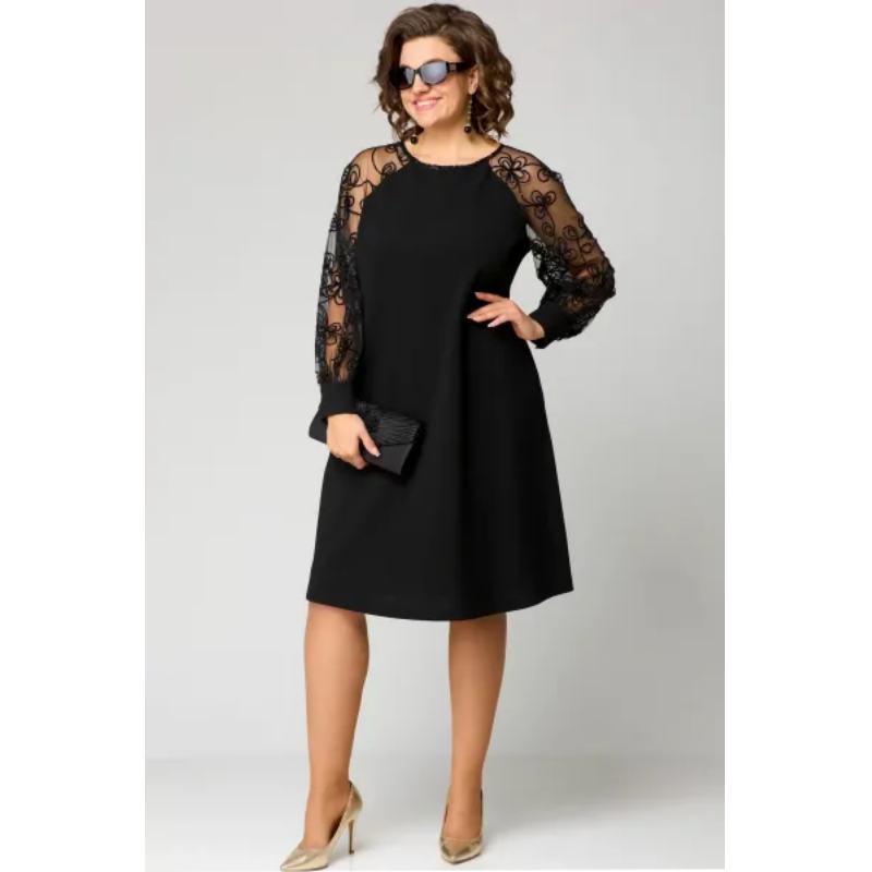 Lace patchwork dress with round neck and long sleeves