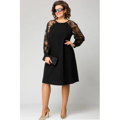 Lace patchwork dress with round neck and long sleeves