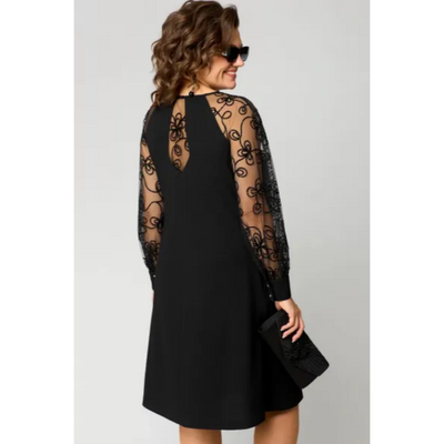Lace patchwork dress with round neck and long sleeves