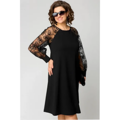 Lace patchwork dress with round neck and long sleeves