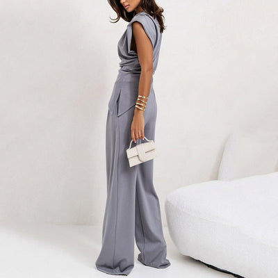 Elegant, solid-colored two-piece set for women