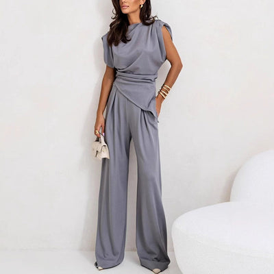 Elegant, solid-colored two-piece set for women