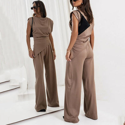 Elegant, solid-colored two-piece set for women