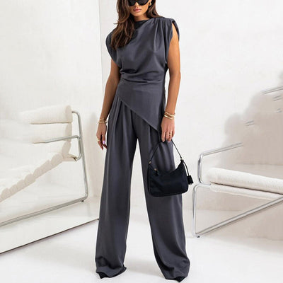 Elegant, solid-colored two-piece set for women