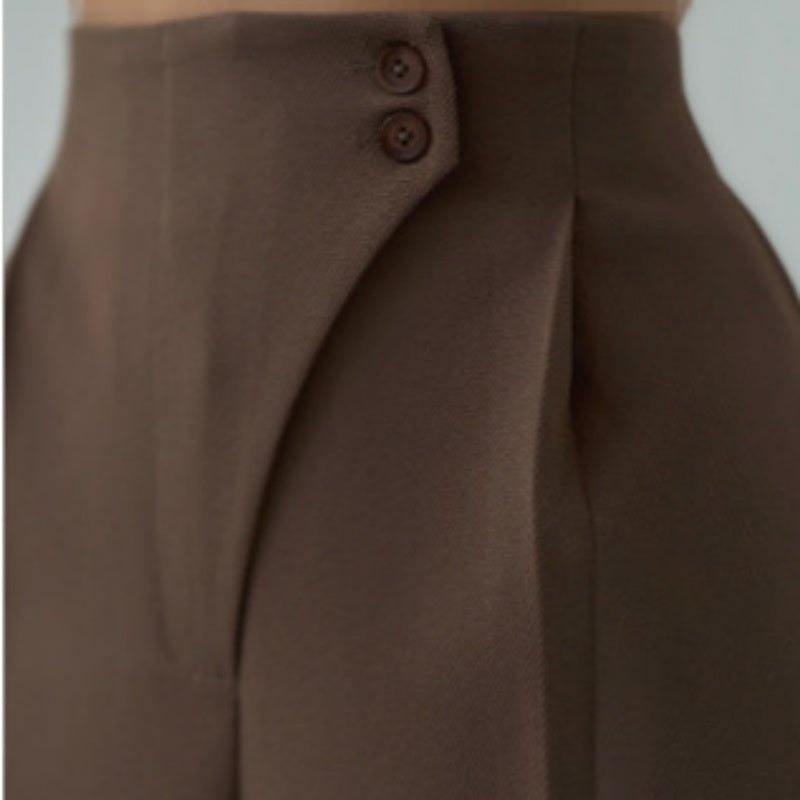 Fashionable, casual and versatile straight-leg trousers